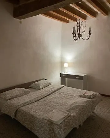 Lägenhet Trilocale Inzani Parma