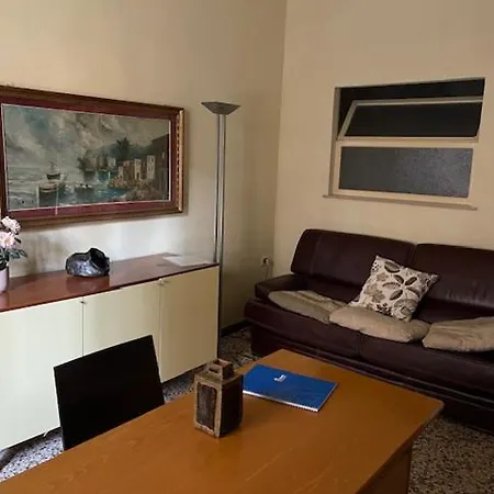 Trilocale Inzani Apartman *